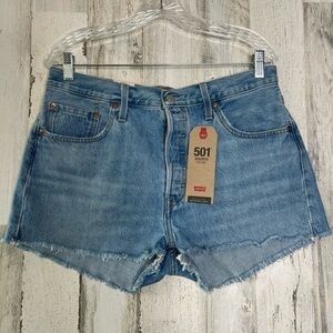 NEW! Levi's 501 Jeans Shorts‎ Size 32 Womens Button Fly Closure Light Wash Denim